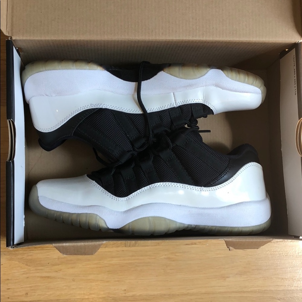 Air Jordan 11 Retro Low